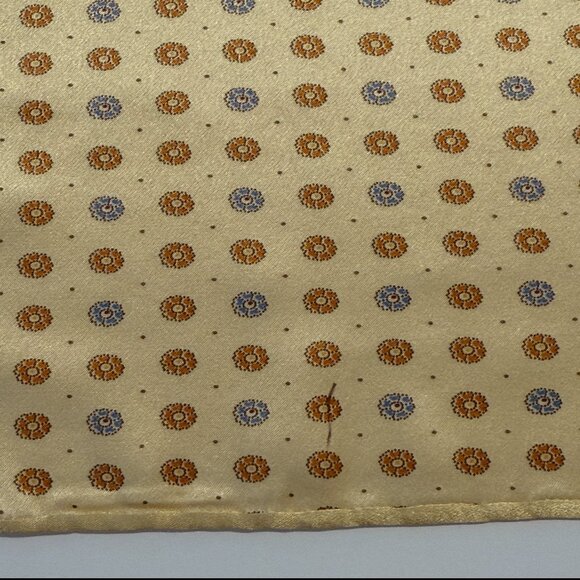 Italian 100 % Silk Hand Made Gold and Blue Floral Pocket Square - Picture 2 of 2